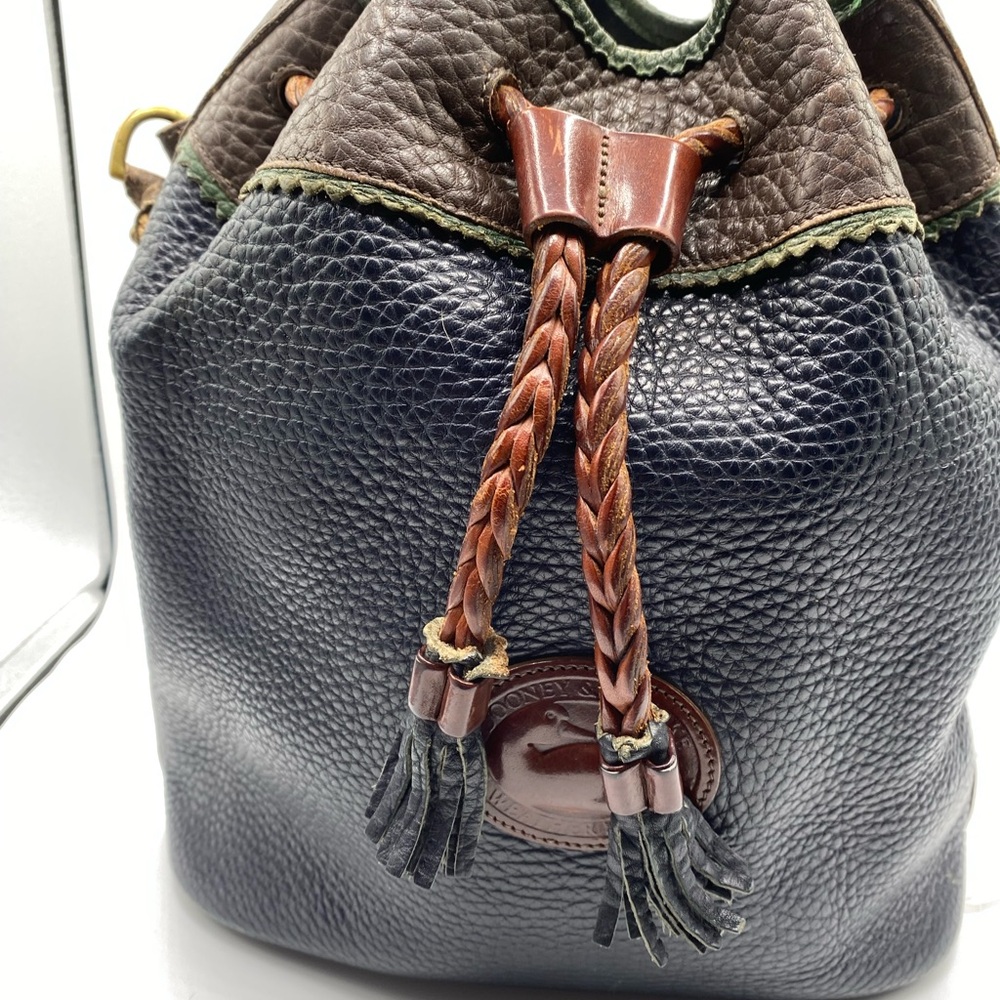 Dooney & Bourke navy w green & brown trim VTG TETON shoulder bag#597